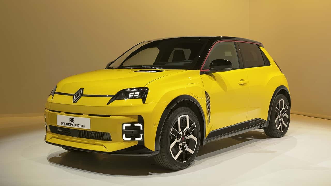 Renault 5 EV unveiled at Geneva Motor Show, know the possible price and features